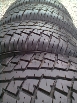 ขายแม็ก 6 รูขอบ15 TOYOTAพร้อมยาง MAXXIS ขนาด 31X10.5R15 ยางปี08 สภาพยาง 90\% ดอกยางหนาลึกเท่ากัน 4 เส้น