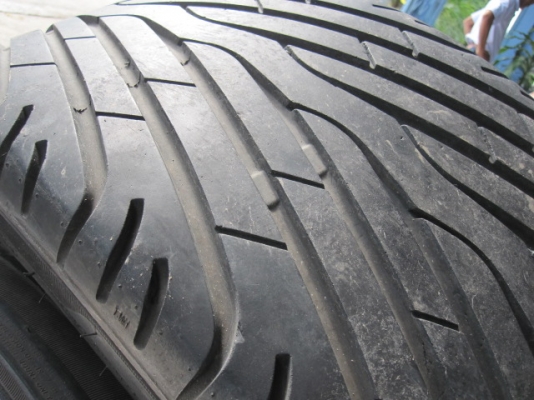 ขายแม็กพร้อมยาง ขอบ 22ใส่กระบะ 6 รูทั่วไปครับ ขายแม็กพร้อมยาง ขอบ 22ใส่กระบะ 6 รูทั่วไปครับ