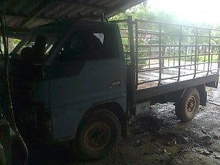 ขายรถ 4 ล้อรั้วใหญ่ ISUZU คัสซี 7896929 เครื่อง C240-171136 74 แรงม้า ใส่ยางขนาด 7.50-15 รถใช้บรรทุกไม้ยาง ราคา 65000