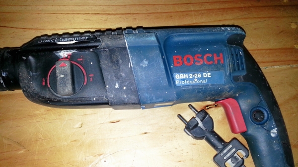ขายสว่านไฟฟ้าระบบโรตารี่ทำงานได้3ระบบยี่ห้อBOSCHรุ่นGBH2-26DE พร้อมใช้งาน