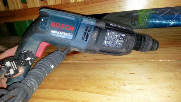ขายสว่านไฟฟ้าระบบโรตารี่ทำงานได้3ระบบยี่ห้อBOSCHรุ่นGBH2-26DE พร้อมใช้งาน
