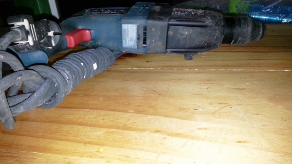 ขายสว่านไฟฟ้าระบบโรตารี่ทำงานได้3ระบบยี่ห้อBOSCHรุ่นGBH2-26DE พร้อมใช้งาน