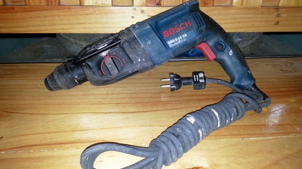 ขายสว่านไฟฟ้าระบบโรตารี่ทำงานได้3ระบบยี่ห้อBOSCHรุ่นGBH2-26DE พร้อมใช้งาน