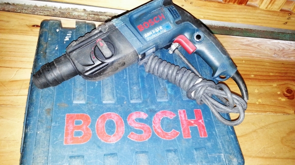 ขายสว่สนไฟฟ้าระบบโรตารี่ยี่ห้อBoschรุ่นGBH2-23Eสภาพดีพร้อมใช้งาน