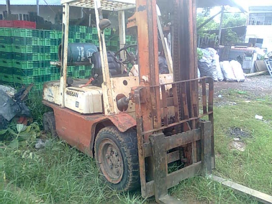 ต้องการขาย / รถฟอร์คลิฟต์ NISSN 3 ตัน ต้องการขาย / รถฟอร์คลิฟต์ NISSN 3 ตัน