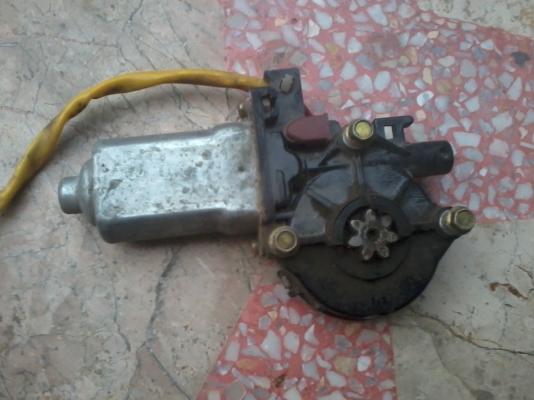 ขายมอเตอร์กระจกประตูข้างขวาของแท้จากรถครับ