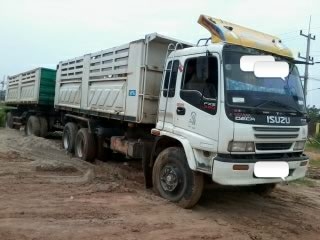 ขายรถ 18 ล้อพ่วงแม่-ลูกดัมพ์ ISUZU DECA 270 ปี 2546 เครื่องส้ม ลูกพ่วงกระบะดัมพ์สามมิตรลอนเฉียง 2 คาน ยางใหม่ทุกเส้น จัดไฟแนนซ์ได้ 1500000 ราคา 2400000