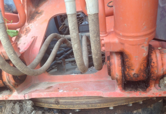 HITACHI ZX 200 รถสวยทั้งคันพร้อมใช้งาน ทำงาน 4,390 ชม.เครื่องแน่นแรงดี ไฟฟ้าหน้าจอครบพร้อม ภายในเก๋งสะอาดสวยครบพร้อม CD แอร์เย็น คอนโทรลง่ายเร็วคล่องตัวดี ช่วงล่างแน่นประมาณ 80\% พร้อมทำงานได้เลย เอกสารทะเบียนครบพร้อมโอน ราคาต่อรองได้ครับ