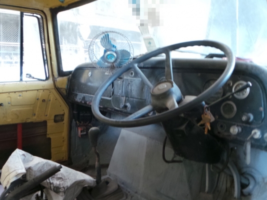 รถบรรทุกติดเครน ยี่ห้ออินเตอร์ เครื่องเปลี่ยน เครื่องเดิม เพอร์กิ้นยังอยู่ รถบรรทุกติดเครน ยี่ห้ออินเตอร์ เครื่องเปลี่ยน เครื่องเดิม เพอร์กิ้นยังอยู่