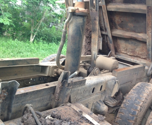 NISSAN UD 180 HP PE6 ปี 39 หกล้อดั๊มพ์ รถห้างแท้ ช่วงล่างใหญ่ยาง 9.00 ขอบ 20 กระบะดั๊มพ์เหล็ก 6 ตันความยาว 3.80 เมตร เครื่องแน่นแรงดี ภายในเก๋งคอนโซลสวยครบ พวงมาลัยเพาเวอร์ เบรคทริ๊ปฟี้ครบครัน ยางสภาพดี 70\% พร้อมบรรทุกพร้อมใช้งาน เอกสารทะเบียนภาษีครบพร้อม NISSAN UD 180 HP PE6 ปี 39 หกล้อดั๊มพ์ รถห้างแท้ ช่วงล่างใหญ่ยาง 9.00 ขอบ 20 กระบะดั๊มพ์เหล็ก 6 ตันความยาว 3.80 เมตร เครื่องแน่นแรงดี ภายในเก๋งคอนโซลสวยครบ พวงมาลัยเพาเวอร์ เบรคทริ๊ปฟี้ครบครัน ยางสภาพดี 70\% พร้อมบรรทุกพร้อมใช้งาน เอกสารทะเบียนภาษีครบพร้อม