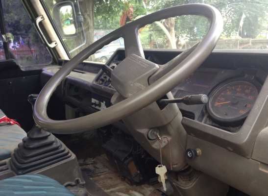 NISSAN UD 180 HP PE6 ปี 39 หกล้อดั๊มพ์ รถห้างแท้ ช่วงล่างใหญ่ยาง 9.00 ขอบ 20 กระบะดั๊มพ์เหล็ก 6 ตันความยาว 3.80 เมตร เครื่องแน่นแรงดี ภายในเก๋งคอนโซลสวยครบ พวงมาลัยเพาเวอร์ เบรคทริ๊ปฟี้ครบครัน ยางสภาพดี 70\% พร้อมบรรทุกพร้อมใช้งาน เอกสารทะเบียนภาษีครบพร้อม NISSAN UD 180 HP PE6 ปี 39 หกล้อดั๊มพ์ รถห้างแท้ ช่วงล่างใหญ่ยาง 9.00 ขอบ 20 กระบะดั๊มพ์เหล็ก 6 ตันความยาว 3.80 เมตร เครื่องแน่นแรงดี ภายในเก๋งคอนโซลสวยครบ พวงมาลัยเพาเวอร์ เบรคทริ๊ปฟี้ครบครัน ยางสภาพดี 70\% พร้อมบรรทุกพร้อมใช้งาน เอกสารทะเบียนภาษีครบพร้อม