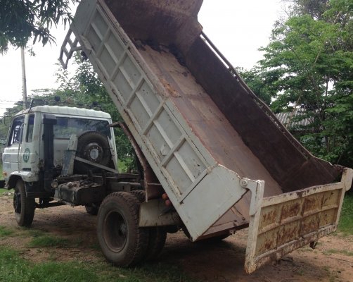 NISSAN UD 180 HP PE6 ปี 39 หกล้อดั๊มพ์ รถห้างแท้ ช่วงล่างใหญ่ยาง 9.00 ขอบ 20 กระบะดั๊มพ์เหล็ก 6 ตันความยาว 3.80 เมตร เครื่องแน่นแรงดี ภายในเก๋งคอนโซลสวยครบ พวงมาลัยเพาเวอร์ เบรคทริ๊ปฟี้ครบครัน ยางสภาพดี 70\% พร้อมบรรทุกพร้อมใช้งาน เอกสารทะเบียนภาษีครบพร้อม NISSAN UD 180 HP PE6 ปี 39 หกล้อดั๊มพ์ รถห้างแท้ ช่วงล่างใหญ่ยาง 9.00 ขอบ 20 กระบะดั๊มพ์เหล็ก 6 ตันความยาว 3.80 เมตร เครื่องแน่นแรงดี ภายในเก๋งคอนโซลสวยครบ พวงมาลัยเพาเวอร์ เบรคทริ๊ปฟี้ครบครัน ยางสภาพดี 70\% พร้อมบรรทุกพร้อมใช้งาน เอกสารทะเบียนภาษีครบพร้อม