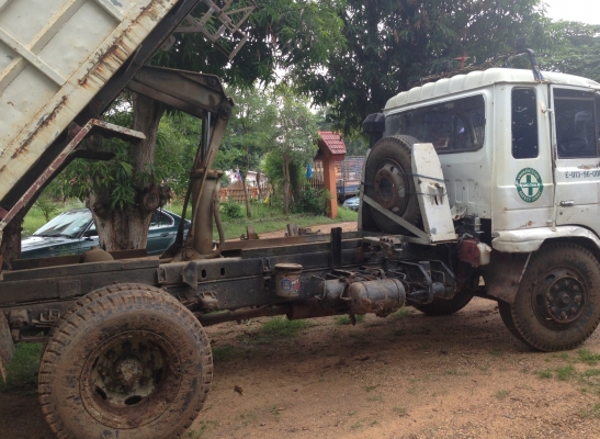 NISSAN UD 180 HP PE6 ปี 39 หกล้อดั๊มพ์ รถห้างแท้ ช่วงล่างใหญ่ยาง 9.00 ขอบ 20 กระบะดั๊มพ์เหล็ก 6 ตันความยาว 3.80 เมตร เครื่องแน่นแรงดี ภายในเก๋งคอนโซลสวยครบ พวงมาลัยเพาเวอร์ เบรคทริ๊ปฟี้ครบครัน ยางสภาพดี 70\% พร้อมบรรทุกพร้อมใช้งาน เอกสารทะเบียนภาษีครบพร้อม NISSAN UD 180 HP PE6 ปี 39 หกล้อดั๊มพ์ รถห้างแท้ ช่วงล่างใหญ่ยาง 9.00 ขอบ 20 กระบะดั๊มพ์เหล็ก 6 ตันความยาว 3.80 เมตร เครื่องแน่นแรงดี ภายในเก๋งคอนโซลสวยครบ พวงมาลัยเพาเวอร์ เบรคทริ๊ปฟี้ครบครัน ยางสภาพดี 70\% พร้อมบรรทุกพร้อมใช้งาน เอกสารทะเบียนภาษีครบพร้อม