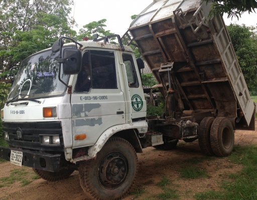 NISSAN UD 180 HP PE6 ปี 39 หกล้อดั๊มพ์ รถห้างแท้ ช่วงล่างใหญ่ยาง 9.00 ขอบ 20 กระบะดั๊มพ์เหล็ก 6 ตันความยาว 3.80 เมตร เครื่องแน่นแรงดี ภายในเก๋งคอนโซลสวยครบ พวงมาลัยเพาเวอร์ เบรคทริ๊ปฟี้ครบครัน ยางสภาพดี 70\% พร้อมบรรทุกพร้อมใช้งาน เอกสารทะเบียนภาษีครบพร้อม NISSAN UD 180 HP PE6 ปี 39 หกล้อดั๊มพ์ รถห้างแท้ ช่วงล่างใหญ่ยาง 9.00 ขอบ 20 กระบะดั๊มพ์เหล็ก 6 ตันความยาว 3.80 เมตร เครื่องแน่นแรงดี ภายในเก๋งคอนโซลสวยครบ พวงมาลัยเพาเวอร์ เบรคทริ๊ปฟี้ครบครัน ยางสภาพดี 70\% พร้อมบรรทุกพร้อมใช้งาน เอกสารทะเบียนภาษีครบพร้อม