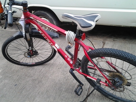 จักรยาน เสือภูเขาTREK อลูมีเนียม ปี 2011ดิสเบรคสภาพพร้อมใช้ 8000บาท