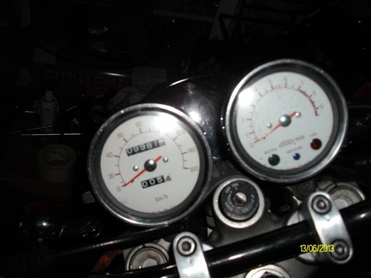 ya sr400ปี2002เพิ่งประกอบยังไม่เก็บงานเดิมๆวิ่งน้อย68000บาท