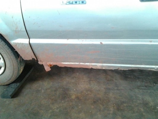 MITSUBISHI L200-CYCLONE 2.5 MT ปี 35 รถบ้านสภาพดีพร้อมใช้งาน เครื่องแน่นดีแรงดี ภายในเก๋งคอนโซลสวยครบ แอร์เย็น ช่วงล่างคัชซีสวยไม่มีผุ ยางสภาพดี 60\% พร้อมใช้งานได้เลย เอกสารทะเบียนภาษีครบพร้อมโอน ราคาต่อรองได้ครับ