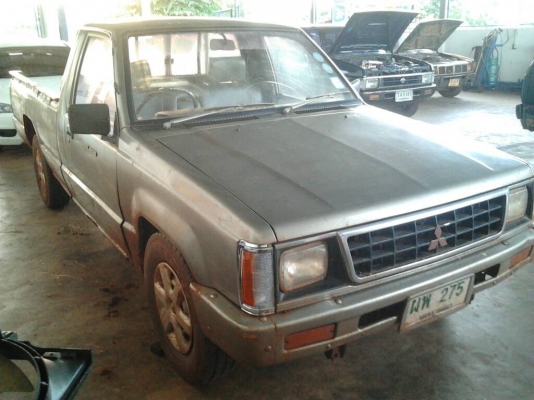 MITSUBISHI L200-CYCLONE 2.5 MT ปี 35 รถบ้านสภาพดีพร้อมใช้งาน เครื่องแน่นดีแรงดี ภายในเก๋งคอนโซลสวยครบ แอร์เย็น ช่วงล่างคัชซีสวยไม่มีผุ ยางสภาพดี 60\% พร้อมใช้งานได้เลย เอกสารทะเบียนภาษีครบพร้อมโอน ราคาต่อรองได้ครับ