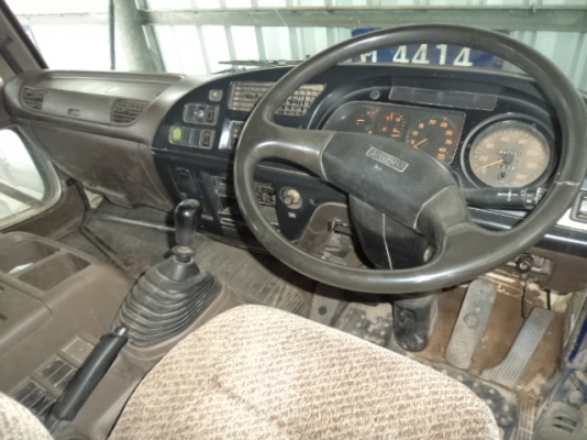 ขายรถ6ล้ออีซูซุเดก้า195แรงม้า สภาพสวย พร้อมโอนคับ