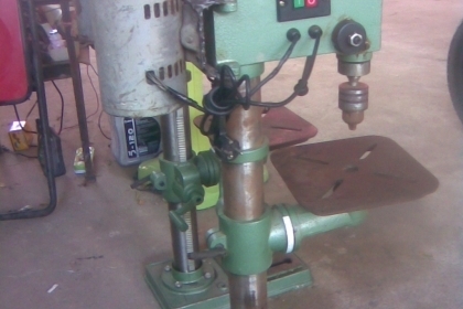 สภาพดีครับมอเตอร์ มิสซูบิชิ 1/4 แรง ขนาดหัวจับ 8 หุน 16 mm สภาพดีครับพร้อมใช้งานครับ ความสูงประมาณ 1 เมตร ราคานี้คุ้มครับ