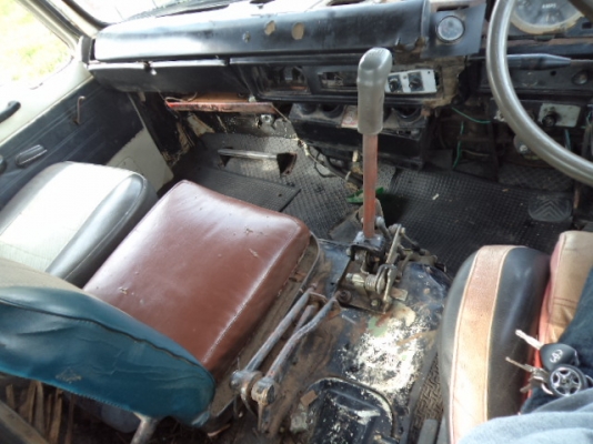 ขายรถ10ล้อนิสสันยูดีCW30M เครื่อง225 แรง 2เพลาเป็นเทเลอร์เข็นแม็กโค200-320ได้สบายๆ พร้อมใช้งานคับ