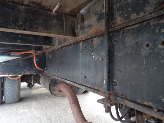 ขายรถ10ล้อนิสสันยูดีCW30M เครื่อง225 แรง 2เพลาเป็นเทเลอร์เข็นแม็กโค200-320ได้สบายๆ พร้อมใช้งานคับ