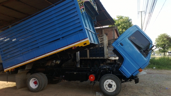 ขายด่วน NPR รถห้างแท้ดั้มเกษตรลดราคาอีกเหลือ550000