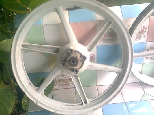 สีเดิมๆไม่คดไม่ดุ้ง