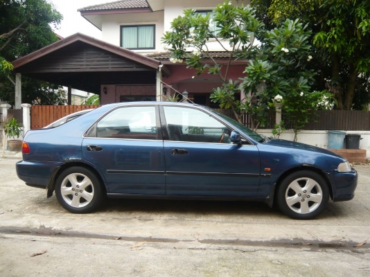 เครื่องหัวฉีด1600 เกียร์ออโต้ ติดLPG ใช้งานได้เลย