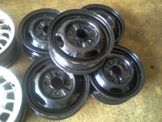 กระทะล้อเหล็กของ Mitsu GTO สภาพทำสีมาแล้ว