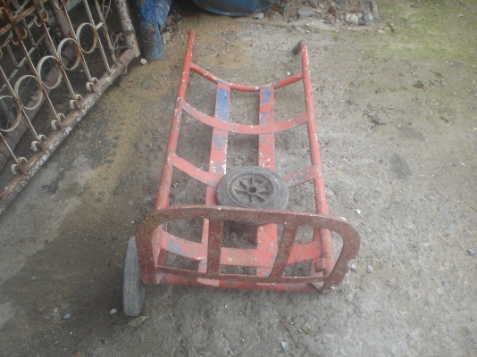 รถเข็นหนาแข็งแรงมากๆๆ   ไปใส่ล้อเอาครับท่านผู้ชม  ขาย500บาท