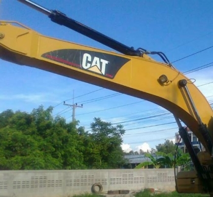CAT 320D กระบอกดำ ทำงาน 7,500 ชม. รถบอดี้สวยเต็ม เครื่องแห้งดีแรงดี ภายในสวยอุปกรณ์อำนวยความสะดวกครบครัน ไฟฟ้าหน้าจอ CD แอร์เย็น ภายนอกบูมอาร์มสวยซีลกระบอกดำไม่มีแตก ช่วงล่างแน่นดีประมาณ 70\% พร้อมทำงานได้เลย เอกสารเล่มทะเบียน ราคาต่อรองได้ครับ