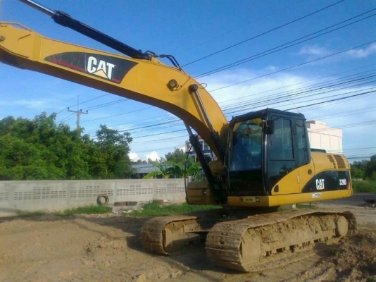 CAT 320D กระบอกดำ ทำงาน 7,500 ชม. รถบอดี้สวยเต็ม เครื่องแห้งดีแรงดี ภายในสวยอุปกรณ์อำนวยความสะดวกครบครัน ไฟฟ้าหน้าจอ CD แอร์เย็น ภายนอกบูมอาร์มสวยซีลกระบอกดำไม่มีแตก ช่วงล่างแน่นดีประมาณ 70\% พร้อมทำงานได้เลย เอกสารเล่มทะเบียน ราคาต่อรองได้ครับ