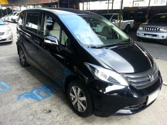 HONDA FREED 1.5 E 2010