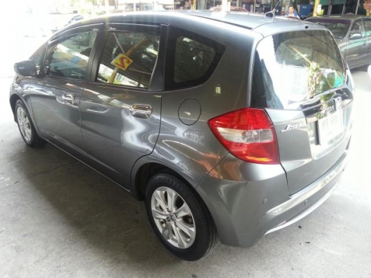 ขายด่วนHONDA JAZZ 1.5V 2011 ขายด่วนHONDA JAZZ 1.5V 2011