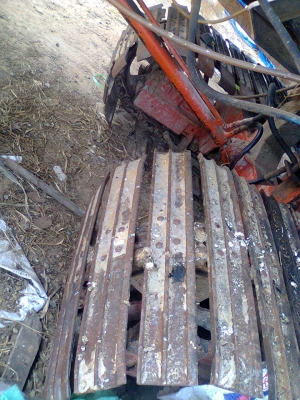 ขายรถเกี่ยว ส.ทวี อุ้ม ช่วงล่าง12HTปั้มไดรกิน เครือง6HE1