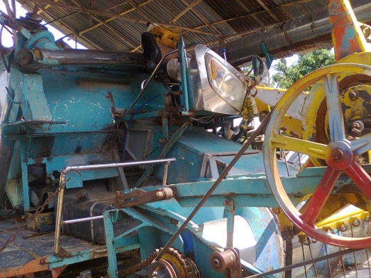 ขายรถเกี่ยว ส.ทวี อุ้ม ช่วงล่าง12HTปั้มไดรกิน เครือง6HE1