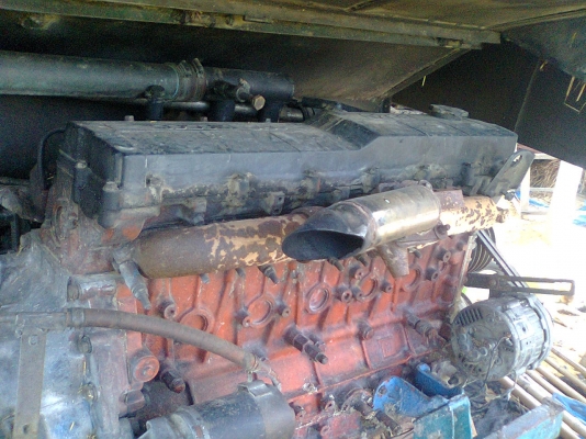 ขายรถเกี่ยว ส.ทวี อุ้ม ช่วงล่าง12HTปั้มไดรกิน เครือง6HE1