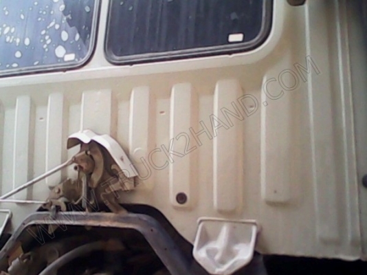 รถบรรทุก 10 ล้อดั๊มพ์ ยี่ห้อ HINO