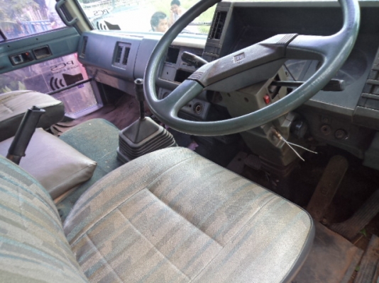 ขายรถ6ล้ออีซูซุร็อก 175 แรงช่วงยาว พร้อมใช้