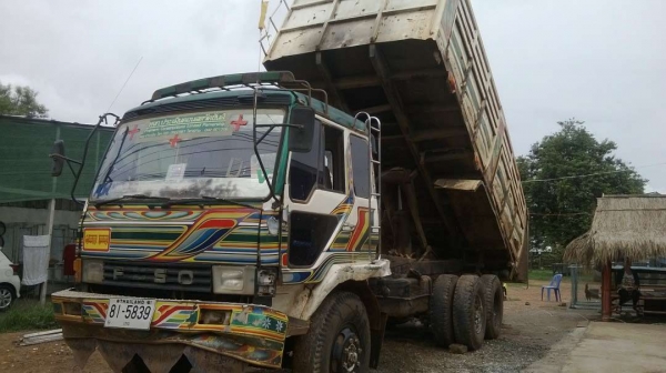 ขาย ไอ้หลง 195 แรง / สองเพลาดั๊ม ( ราคาถูกๆ ) ขาย ไอ้หลง 195 แรง / สองเพลาดั๊ม ( ราคาถูกๆ )