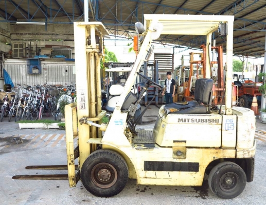 รถยกน้ำมันเบนซินขนาด 1.5 ตัน เสาสูง 3 เมตร Mitsubishi FG15 F2