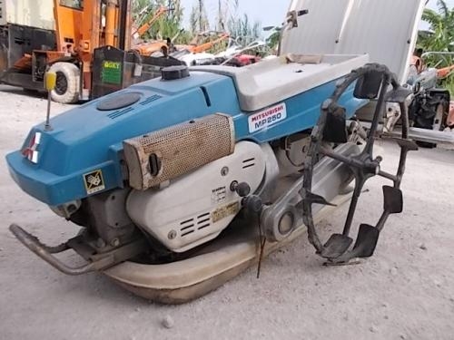 รหัสสินค้า :12000781 รถปลูกข้าวดำนา ขนาด 2.5 แรง ล้อคู่ 2 ขาปลูก ขนาดรถ กว้างXยาว 70X200 สภาพสวยพร้อมใช้งาน