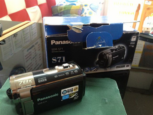 ขาย panasonic sdr-s71 สภาพสวย