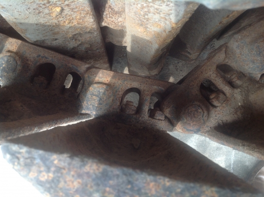 ขายโซ่พร้อมแผ่นแทรค ตีนเป็ด D5 CAT ขายโซ่พร้อมแผ่นแทรค ตีนเป็ด D5 CAT