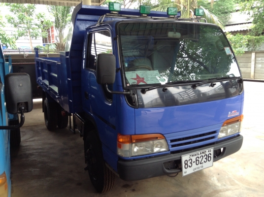 ขาย Isuzu NKR ดั๊ม