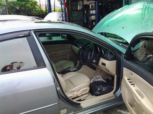 ขายรถบ้าน mazda3 2000cc.มีซัลรูฟ เบาะหนัง ขายรถบ้าน mazda3 2000cc.มีซัลรูฟ เบาะหนัง