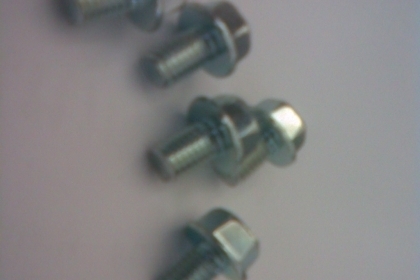 น็อต 12 mm ขายเป็นกิโลขนาด  12 _mm ครับ สภาพใหม่เนื้อเหล็กดี  ตีเหมามาครับ  ขายกิโลกรัมละ  100  บาท  1 กิโลมีประมาณ  120  ตัว ตามท้องตลาด ขายย่อยกันตัวละ 4  บาทครับ   มีอยู่ประมาณ 200  กิโลครับ ราคานี้คุมครับ