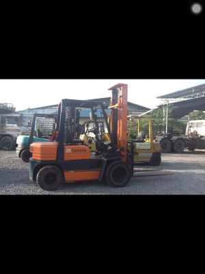 รถฟอร์คลิฟต์ toyota ดีเซล รุ่น5 เสา4เมตร ล้อคู่ เก่าญี่ปุ่น
