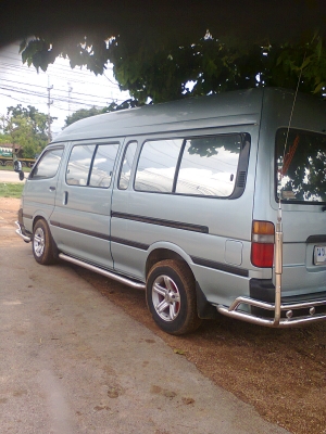 รถตู้ ราคาสูง VIP